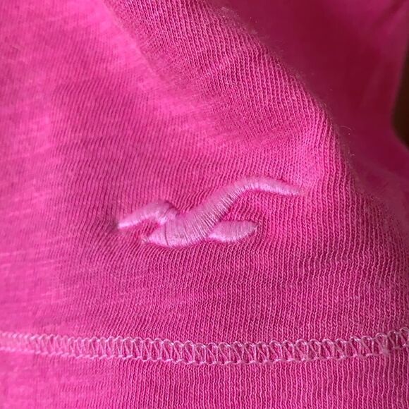 HOLLISTER vivid pink crop top with long sleeves and a scoop back neck - Picture 3 of 7
